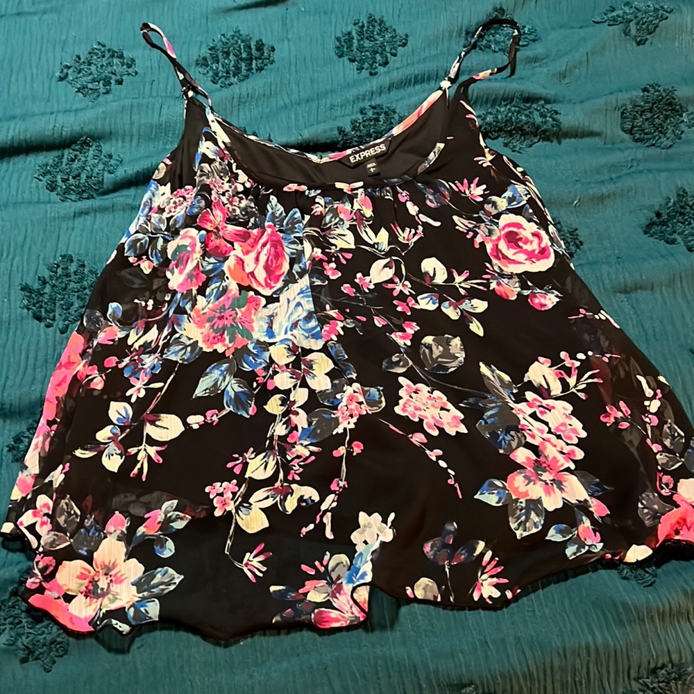 Express flowy floral tank